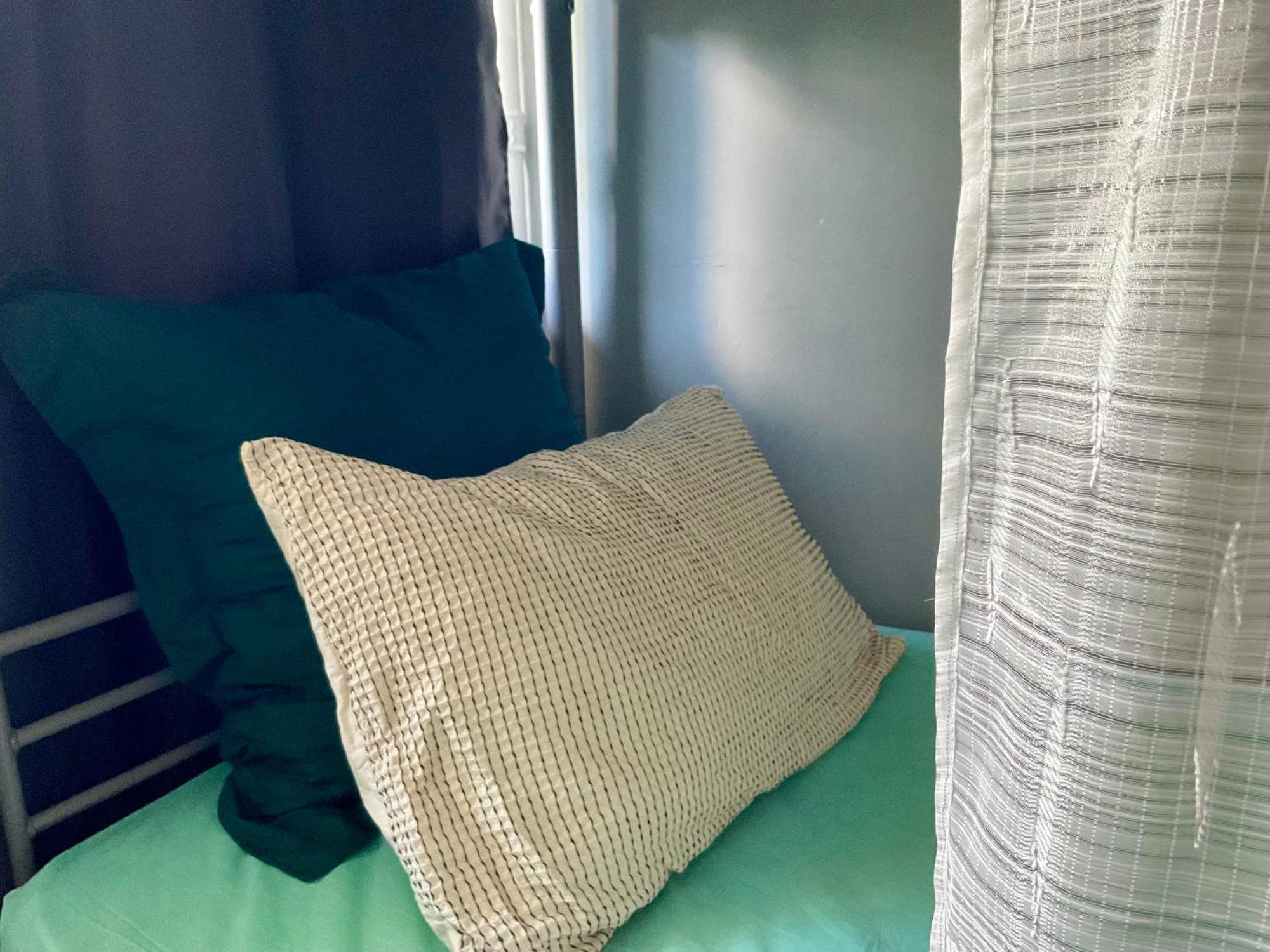 Female-Dortoir Femme -Dorm Shared Room Paris Bobigny Exterior photo