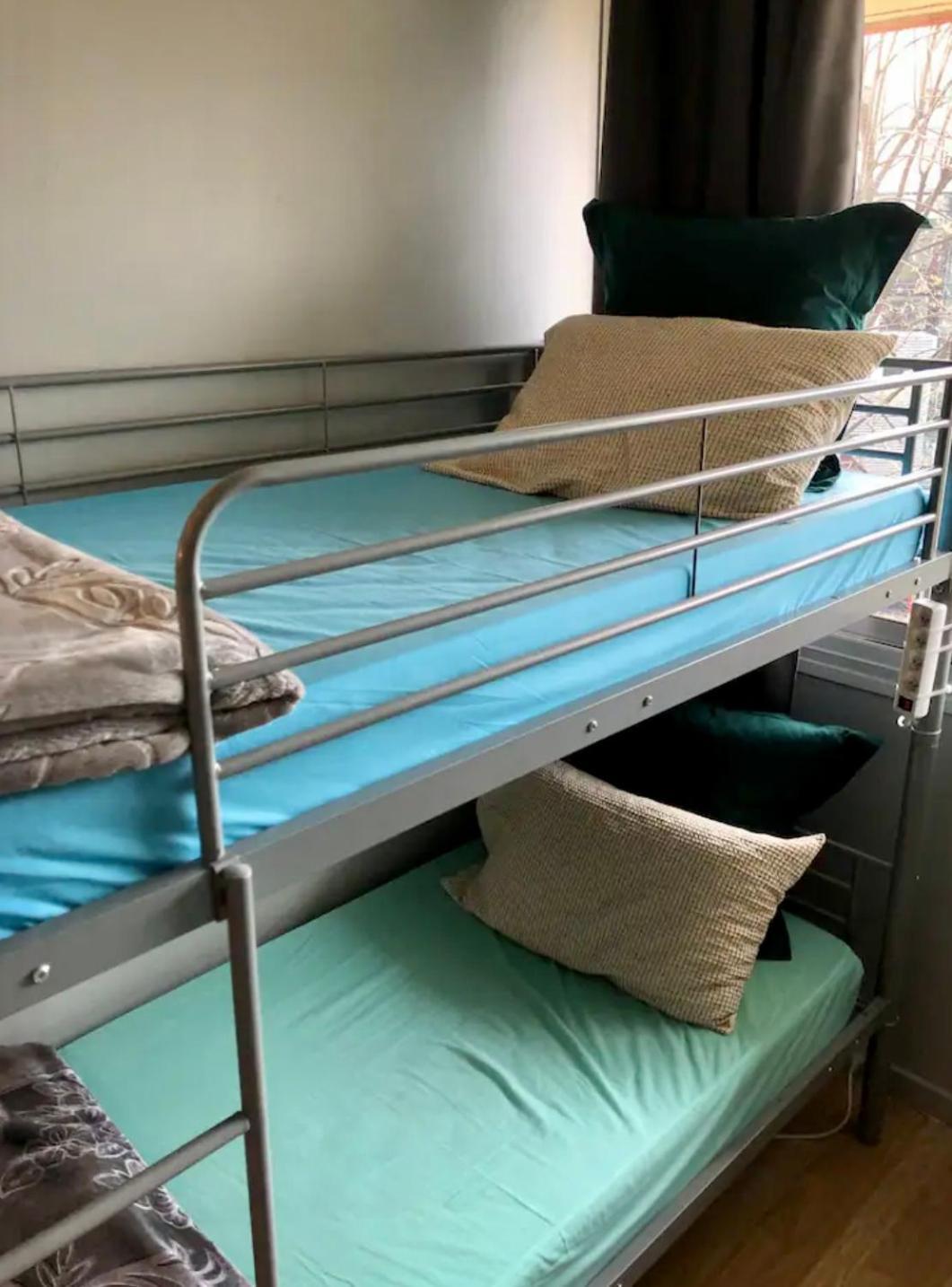 Female-Dortoir Femme -Dorm Shared Room Paris Bobigny Exterior photo